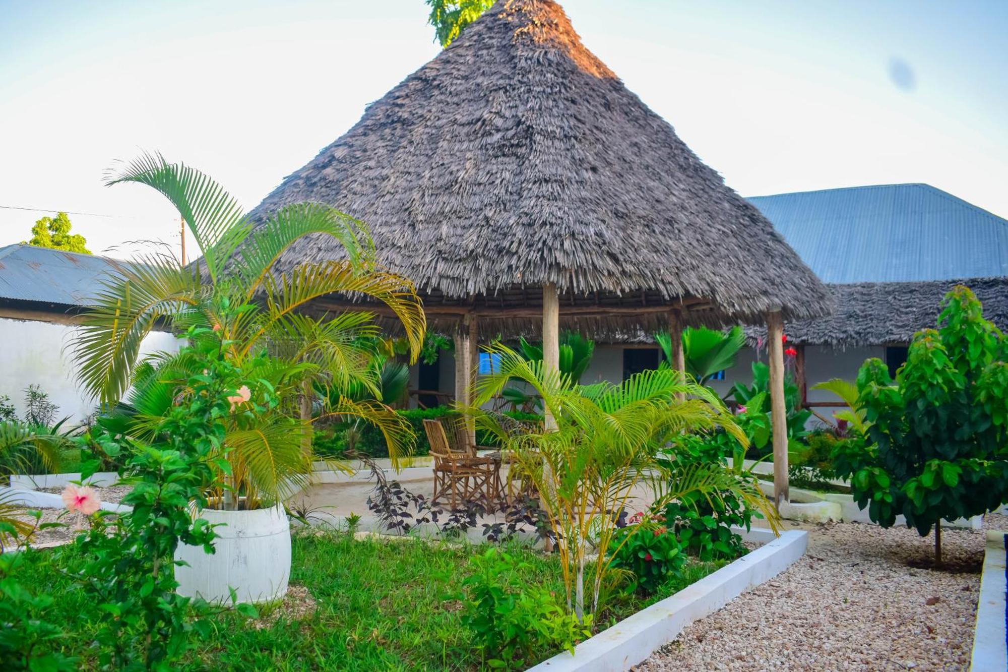 Uhuru House And Restaurant نونغوي المظهر الخارجي الصورة