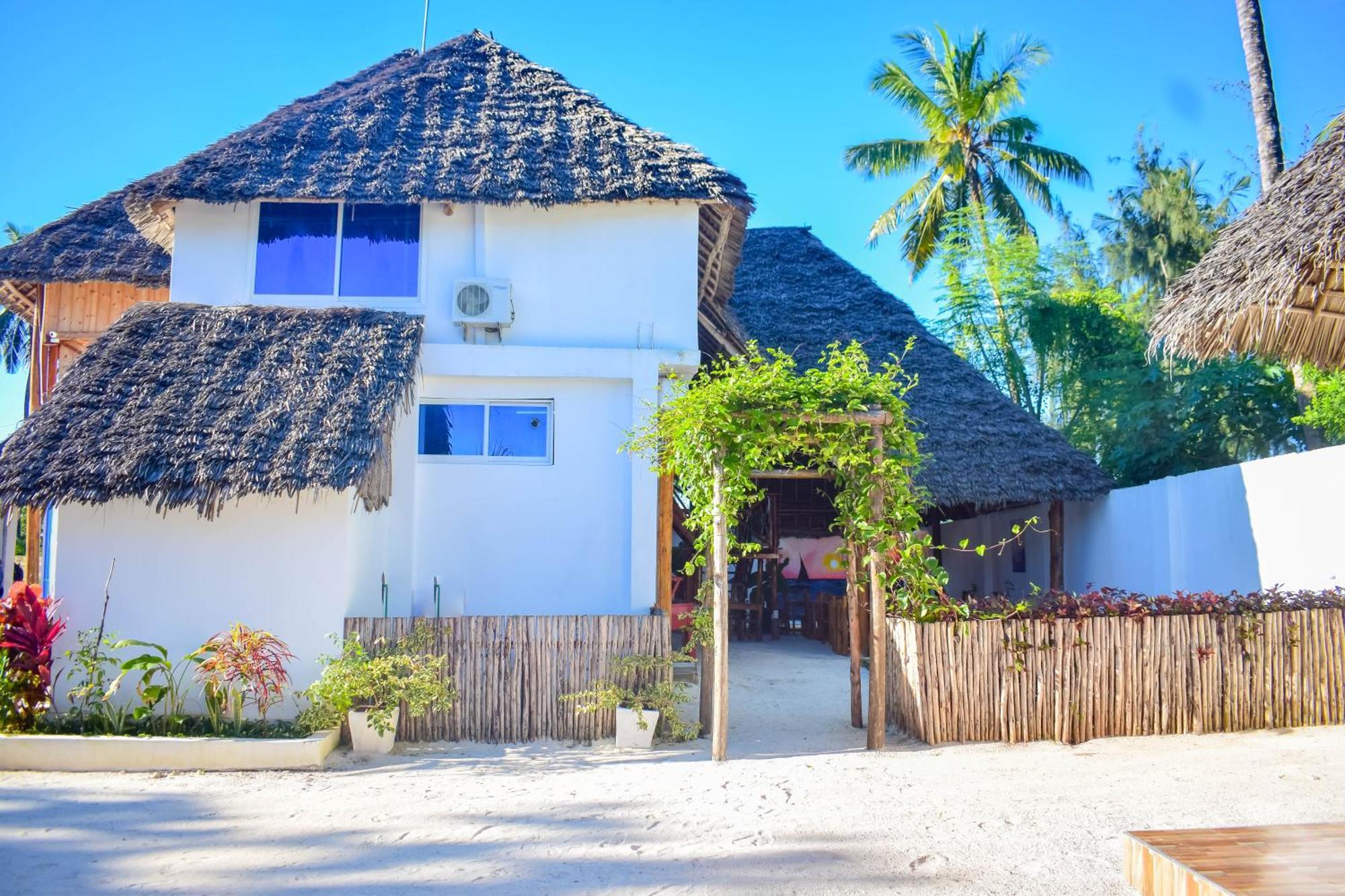 Uhuru House And Restaurant نونغوي المظهر الخارجي الصورة