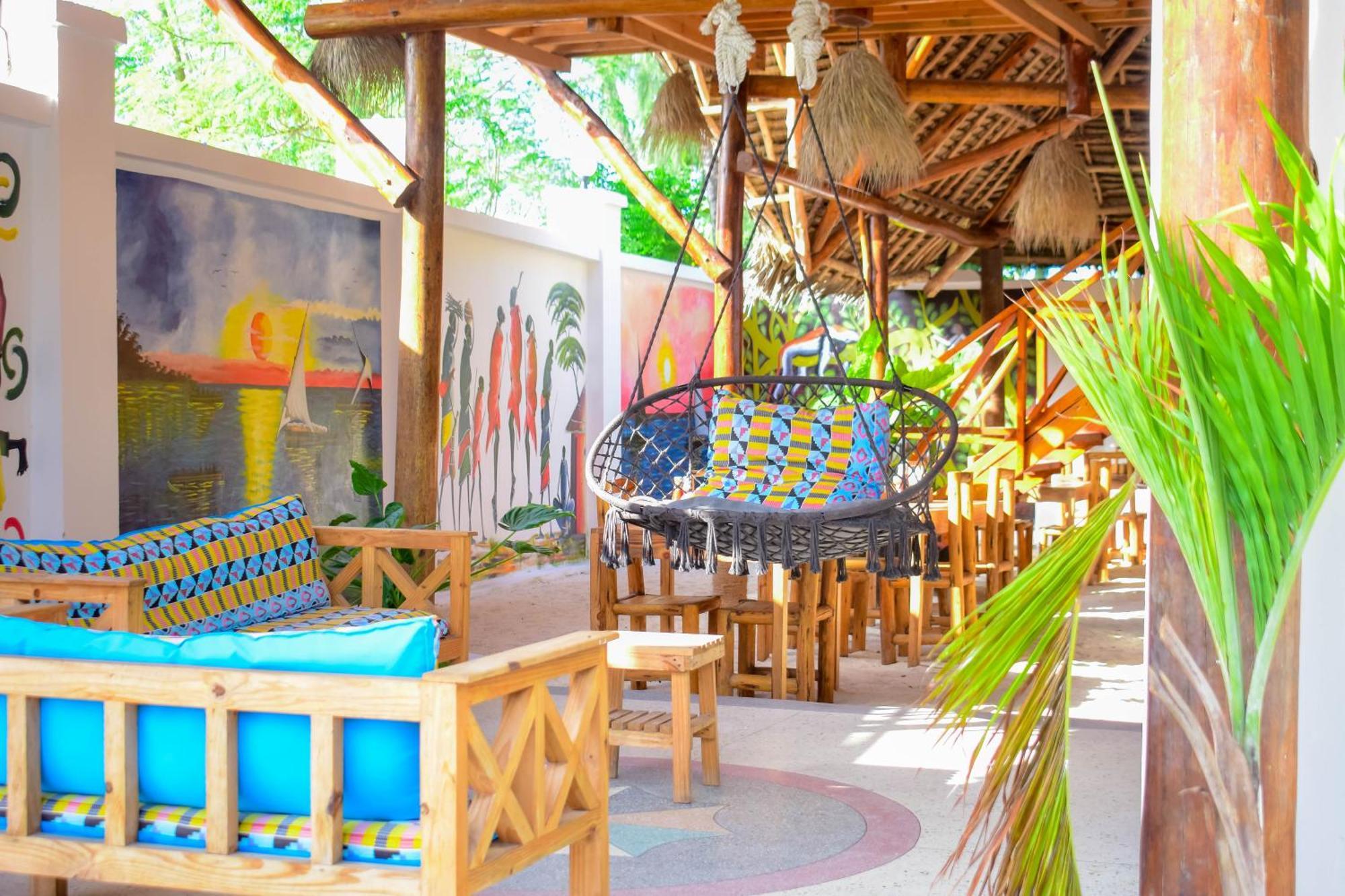 Uhuru House And Restaurant نونغوي المظهر الخارجي الصورة