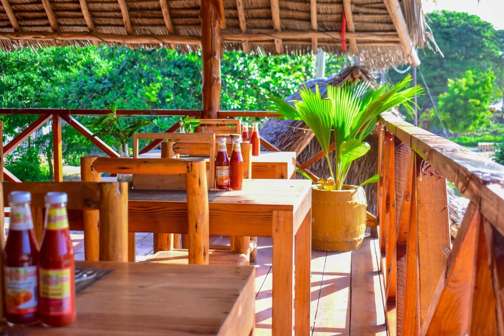 Uhuru House And Restaurant نونغوي المظهر الخارجي الصورة